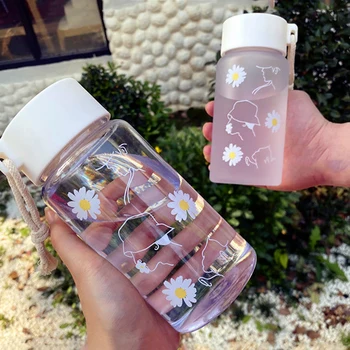 450ml Küçük Papatya Plastik Su Şişesi BPA Ücretsiz Yaratıcı Buzlu Taşınabilir Halat Seyahat Su Şişesi Erkekler ve Kadınlar Kullanışlı Bardak