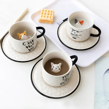 Yaratıcı Seramik kaşıklı kupa Tepsi Sevimli Kedi Kabartma Kahve Süt çay kulpu Porselen Fincan Çift Su Bardağı Yenilik Hediyeler