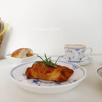 * Mantar Bahçe * Kore Niş Mavi Küçük Çiçek Kahve fincan ve çay tabağı seti Retro Minimalist batı tarzı yemek tabağı Kek meyve tabağı