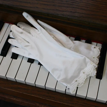 WG036 Zarif Düğün Gelin beyaz eldivenler Saten Hollow Dantel Kristal Boncuk Kenar Gelin Nedime Kısa Parmak Bilek Eldiven
