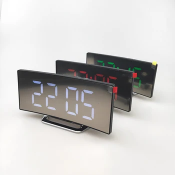Dijital alarmlı saat Saat Kavisli Büyük Ekran Şarj Edilebilir Dim Taşınabilir Erteleme Elektronik aynalı masa Saat Takvim Led Ekran